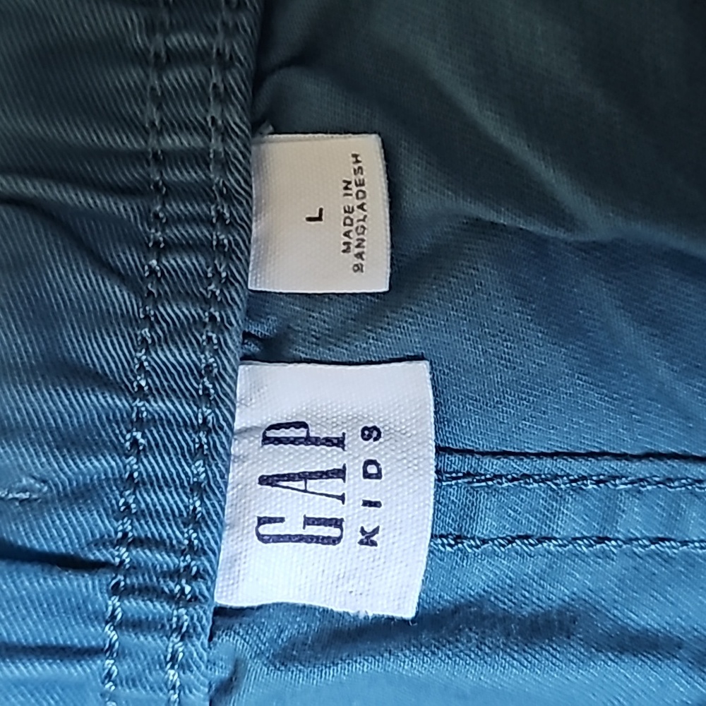 GAP shorts - Picture 3 of 6